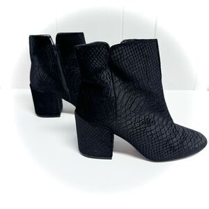 ALDO Velvet Crocodile Embossed Ankle Booties Size 7.5